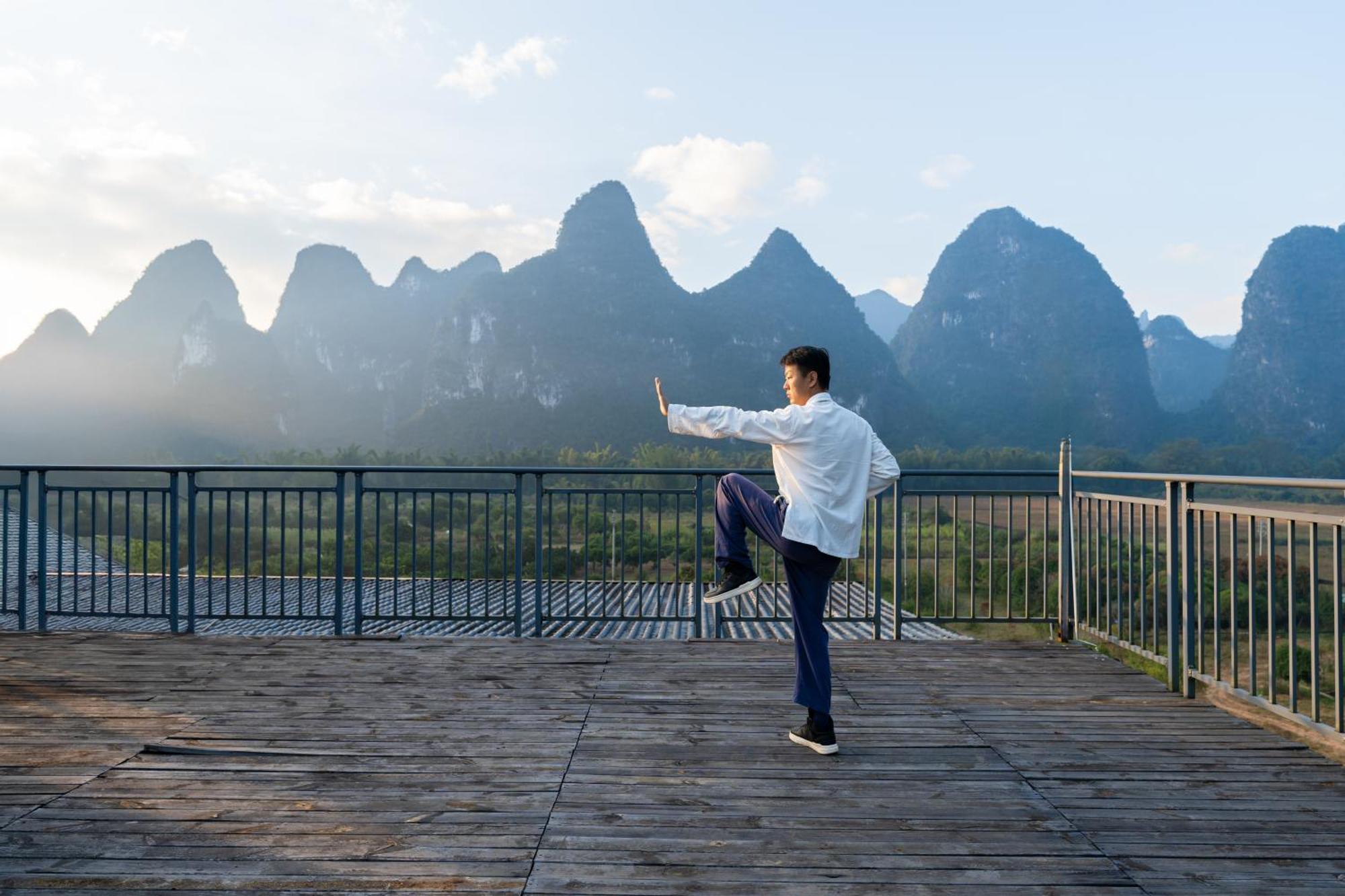 Leisure Courtyard Hotel Yangshuo-Free Shuttle Bus To Yangshuo Station Stay 2 Nights One Way ภายนอก รูปภาพ