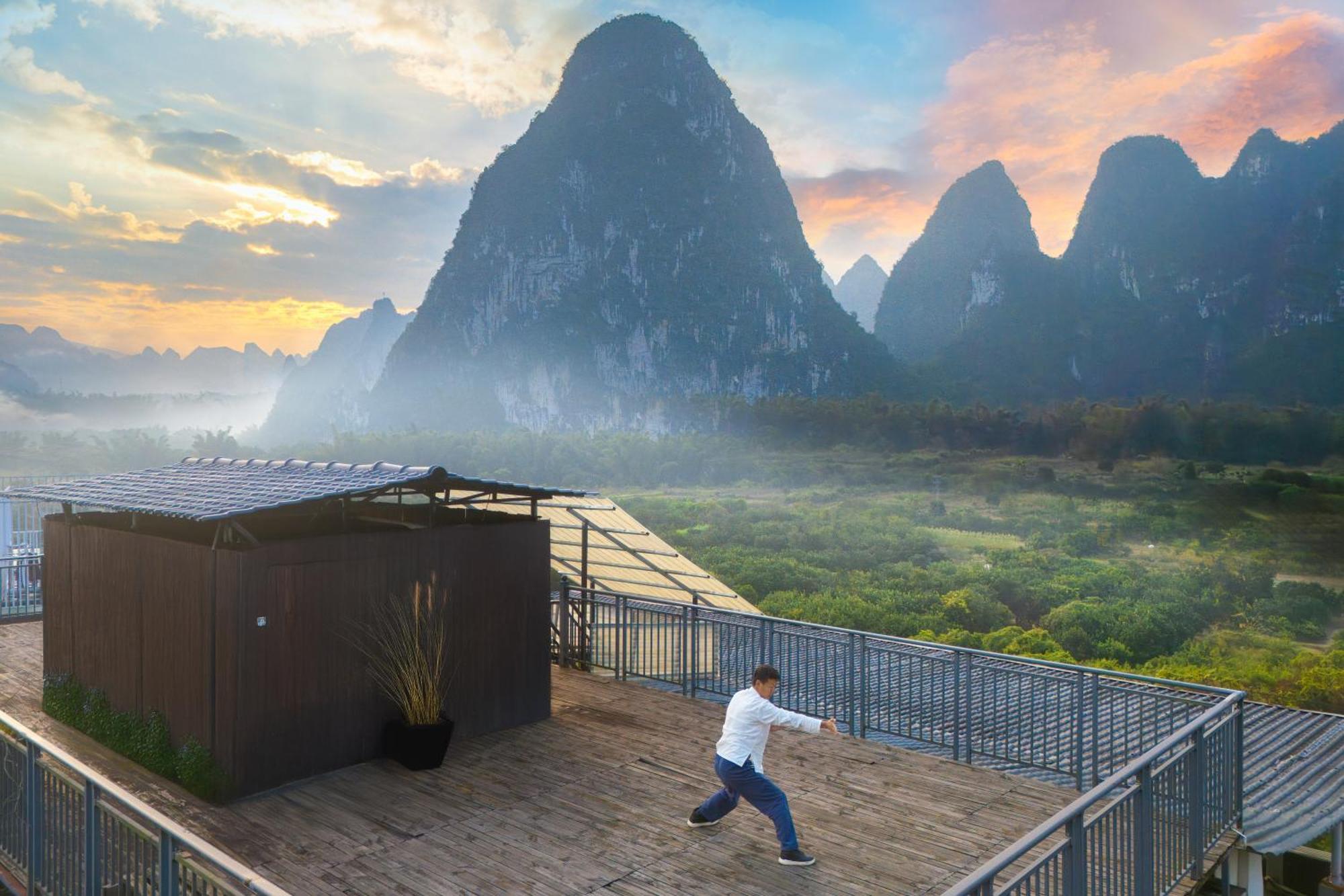 Leisure Courtyard Hotel Yangshuo-Free Shuttle Bus To Yangshuo Station Stay 2 Nights One Way ภายนอก รูปภาพ