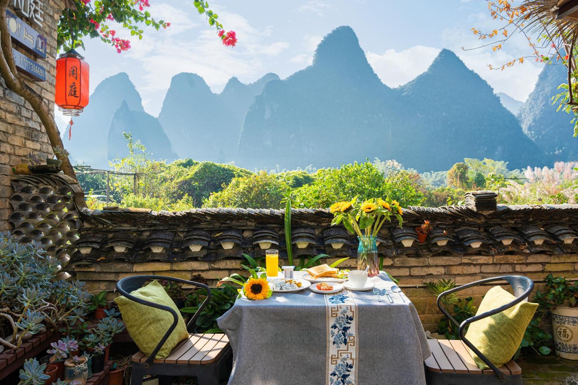 Leisure Courtyard Hotel Yangshuo-Free Shuttle Bus To Yangshuo Station Stay 2 Nights One Way ภายนอก รูปภาพ