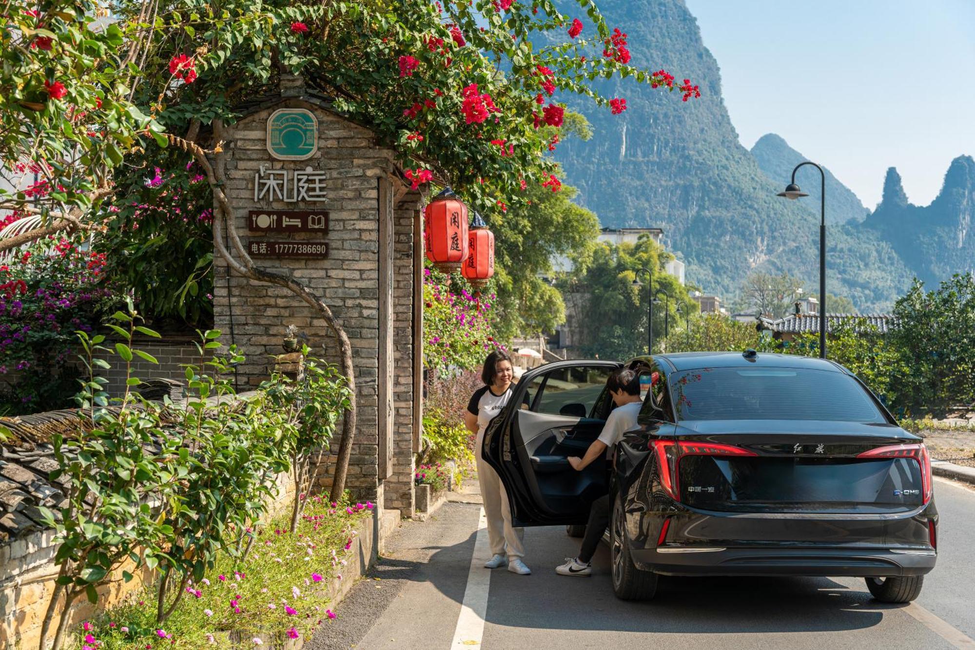 Leisure Courtyard Hotel Yangshuo-Free Shuttle Bus To Yangshuo Station Stay 2 Nights One Way ภายนอก รูปภาพ