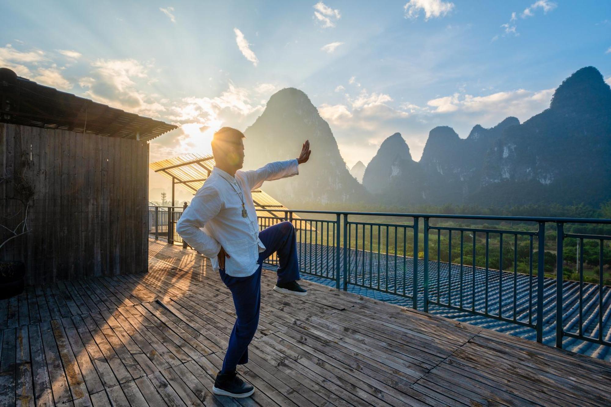 Leisure Courtyard Hotel Yangshuo-Free Shuttle Bus To Yangshuo Station Stay 2 Nights One Way ภายนอก รูปภาพ