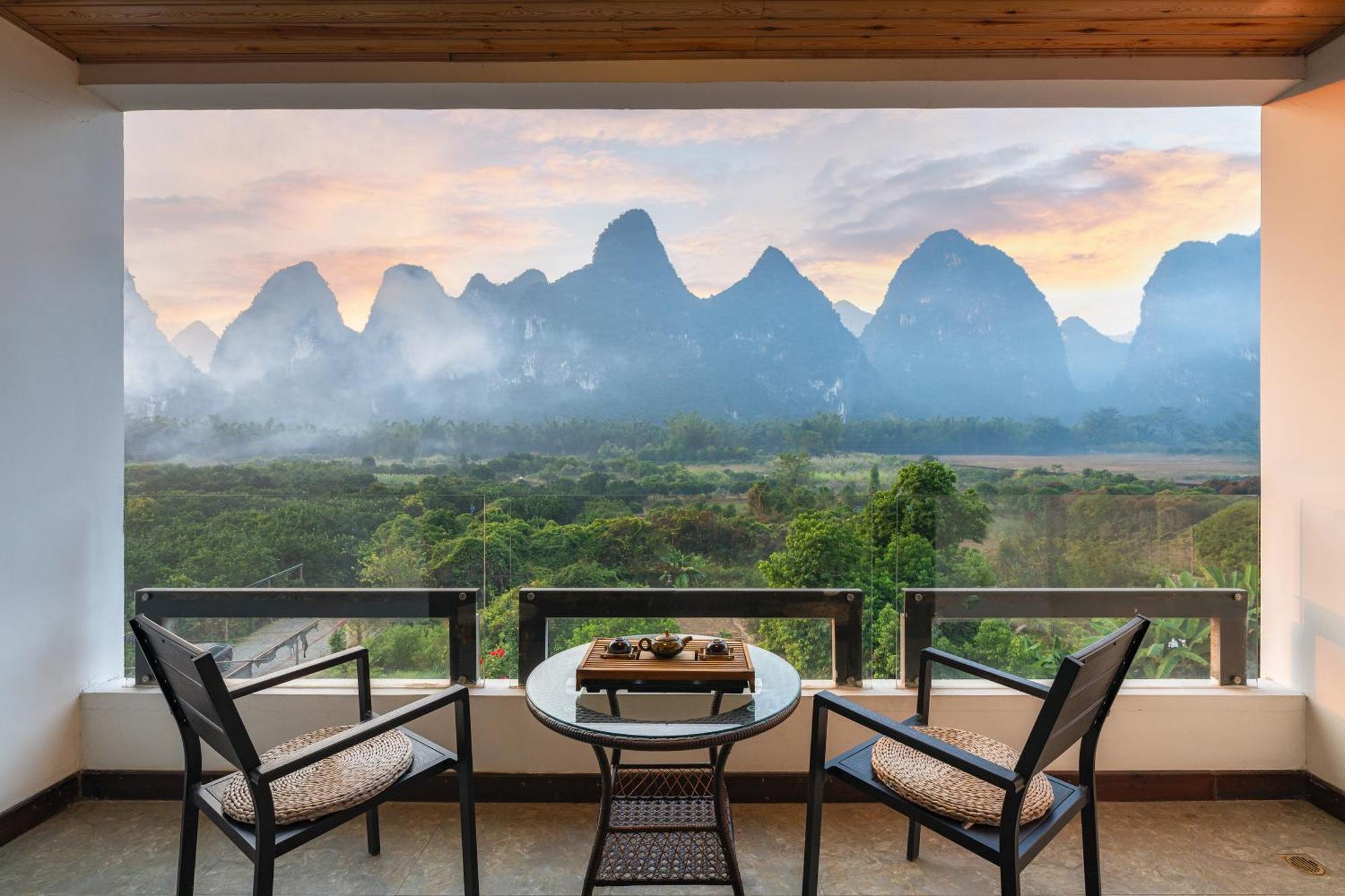 Leisure Courtyard Hotel Yangshuo-Free Shuttle Bus To Yangshuo Station Stay 2 Nights One Way ภายนอก รูปภาพ